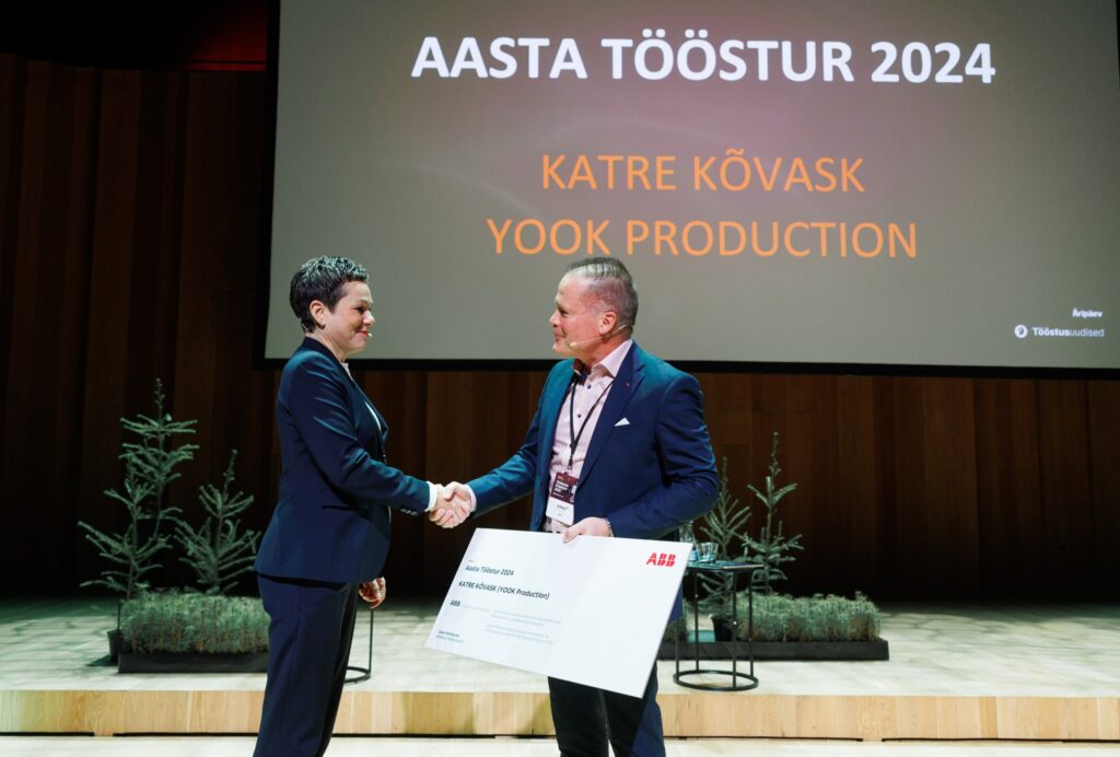 Türi vallavalitsus tunnustas kaerajoogitööstuse edulugu – "Aasta tegu 2024" on YOOK Production AS tehas